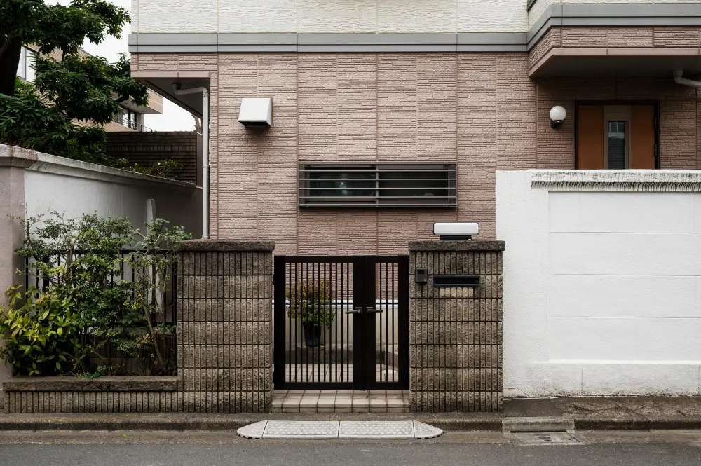 house-entrance-with-fence